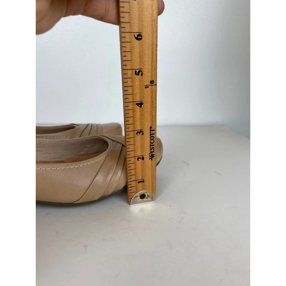 Clarks Bendables Leather Pleated Round Toe Shoes Beige 10 M Comfort Flats Career